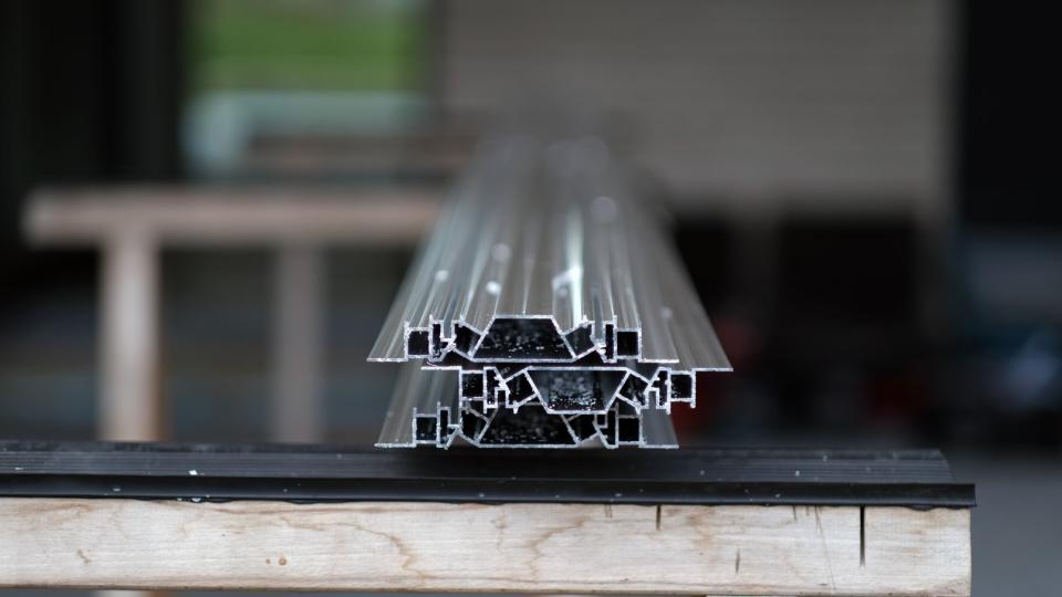 Nieuwe generatie aluminium draagstructuren voor brandveilige, energie-efficiënte gevels